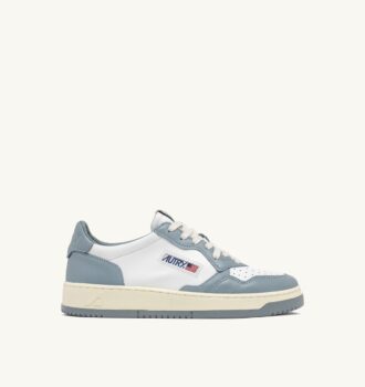 baskets medalist low bicolor en cuir blanc et silver blue 1 330x350 - BASKETS MEDALIST LOW BICOLOR EN CUIR BLANC ET SILVER BLUE
