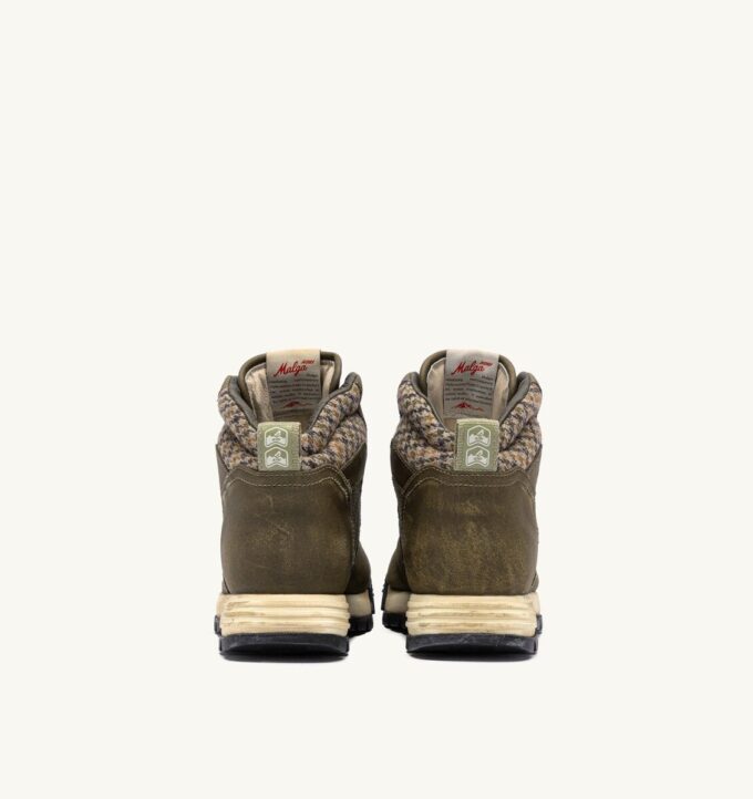 BOTAS MALGA EN PIEL NOBUCK Y MALLA COLOR HIERBA Y MUSGO