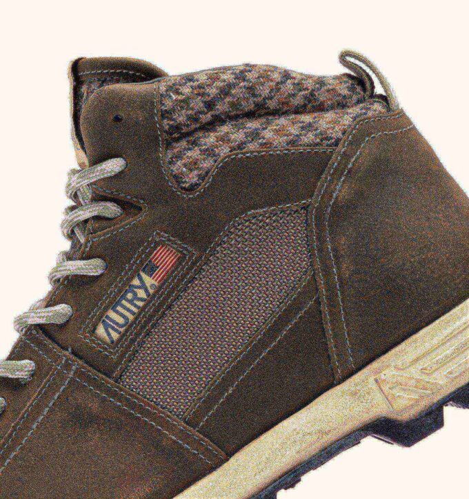 BOTAS MALGA EN PIEL NOBUCK Y MALLA COLOR HIERBA Y MUSGO