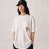 CAMISETA UNISEX CON ESTAMPADO DE BOLSILLO Y BANDERAS
