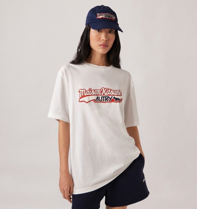 CAMISETA UNISEX CON LOGO DE AUTRY ‘MAISON KITSUNÉ’ CAMISETA UNISEX CON LOGO DE AUTRY ‘MAISON KITSUNÉ’