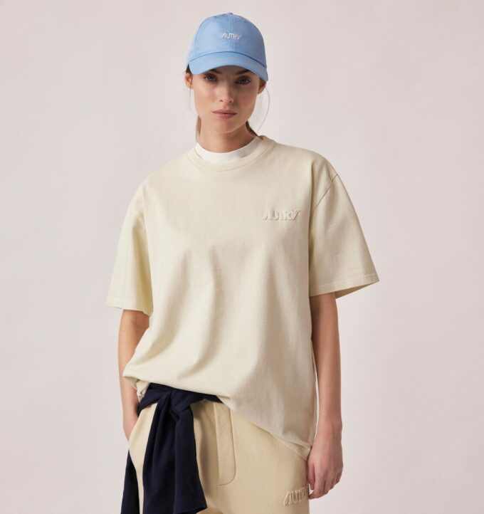 CAMISETA UNISEX CON LOGOTIPO TONAL CAMISETA UNISEX CON LOGOTIPO TONAL
