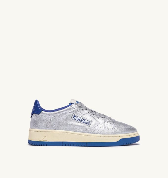 CESTA MEDALISTA LOW EN CUIR METALLIQUE ARGENT ET BLEU