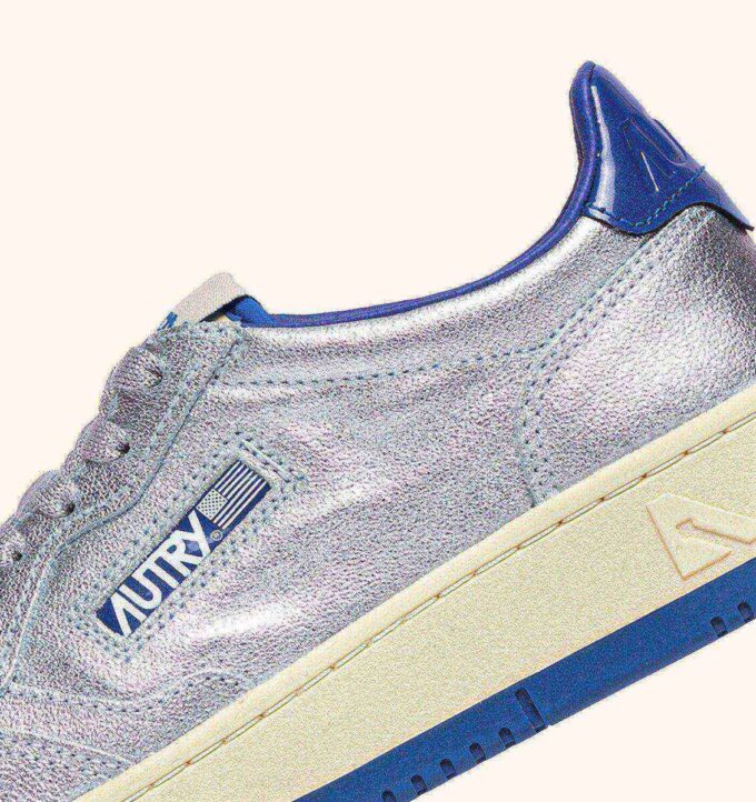 CESTA MEDALISTA LOW EN CUIR METALLIQUE ARGENT ET BLEU