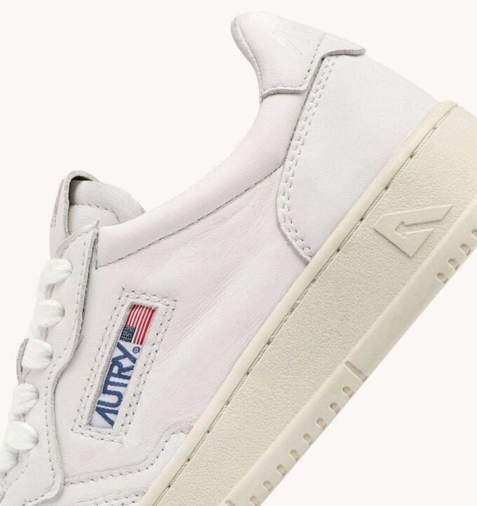 CESTAS MEDALISTA BAJAS EN NAPPA BLANCA SUPER SUAVE CESTAS MEDALISTA BAJAS EN NAPPA BLANCA SUPER SUAVE