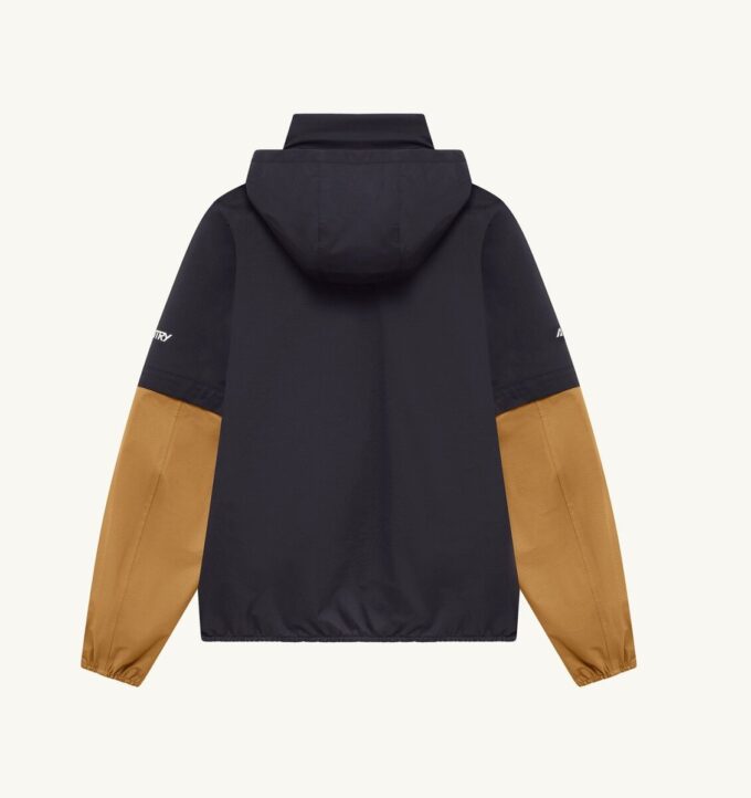 CHAQUETA UNISEX DE NYLON TÉCNICO PARA LA LLUVIA CHAQUETA UNISEX DE NYLON TÉCNICO PARA LA LLUVIA