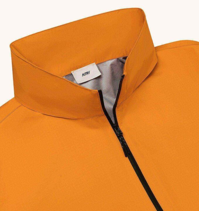 CHAQUETA UNISEX DE NYLON TÉCNICO PARA LA LLUVIA CHAQUETA UNISEX DE NYLON TÉCNICO PARA LA LLUVIA