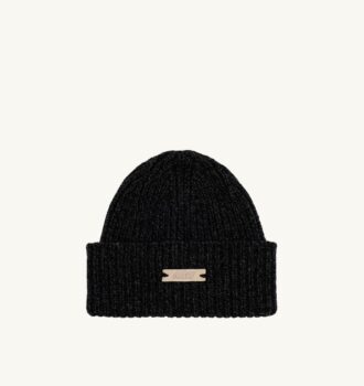 GORRO UNISEX CON PARCHE DE LOGO