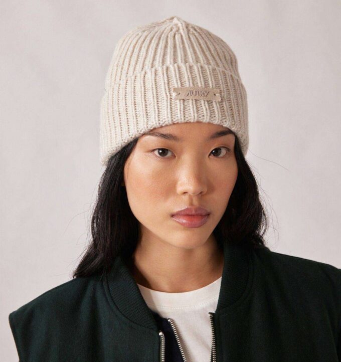 GORRO UNISEX CON PARCHE DE LOGO