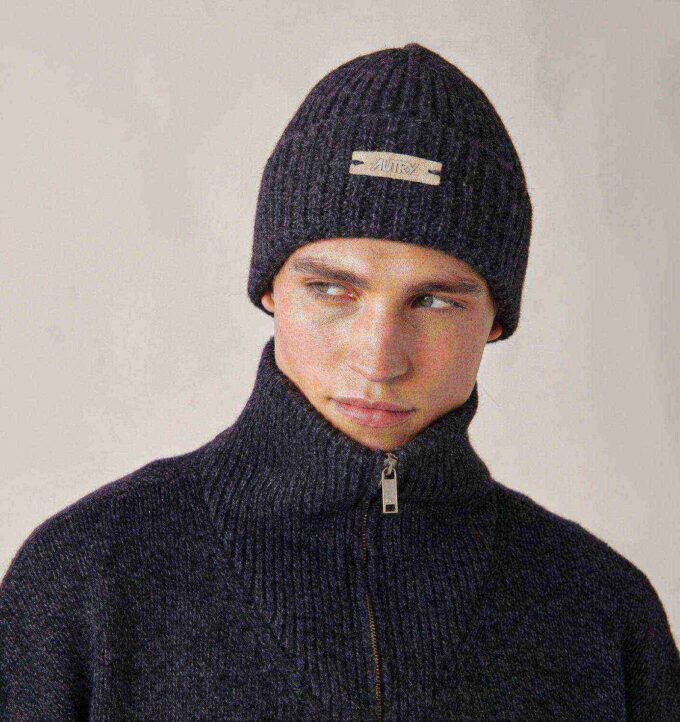 GORRO UNISEX CON PARCHE DE LOGO