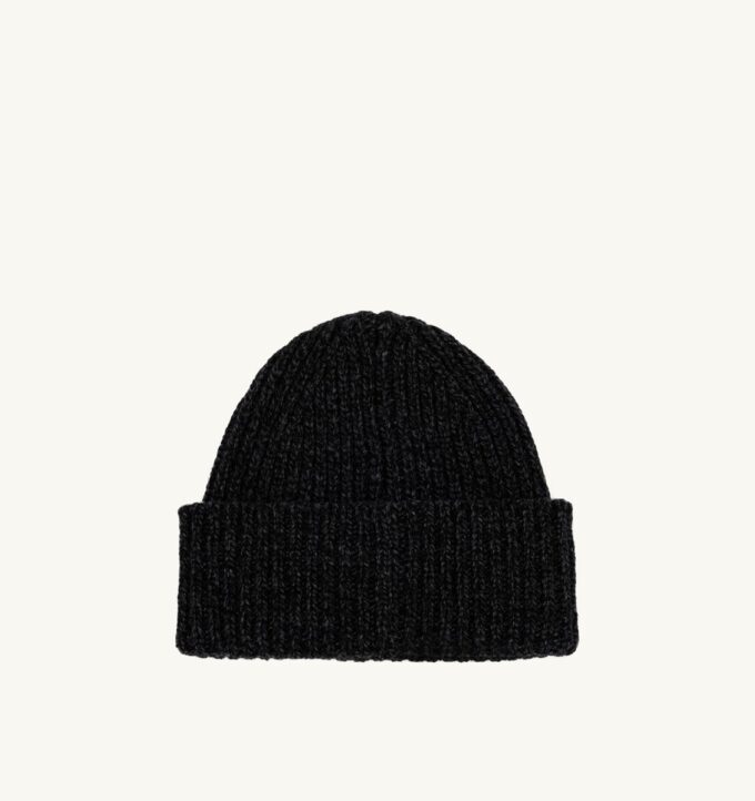 GORRO UNISEX CON PARCHE DE LOGO