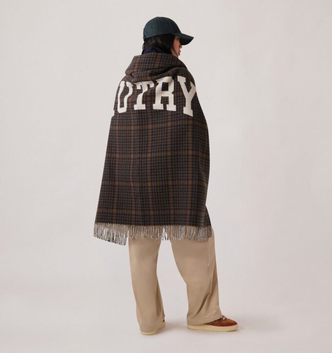 MANTA UNISEX DE CUADROS CON LOGO MAXI