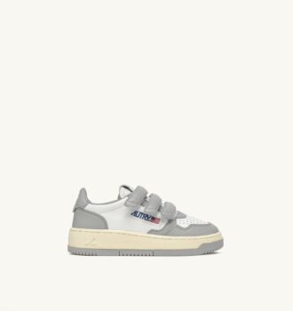 MEDALIST KIDSTRIPES LOW BICOLOR ZAPATILLAS DE PIEL BLANCA Y GRIS CLARO