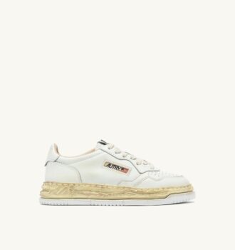 MEDALIST LOW SUPER VINTAGE ‘Autry x Maison MIHARA YASUHIRO General Scale’. ZAPATILLAS DE PIEL BLANCA