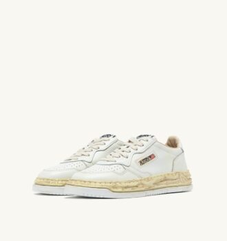 MEDALIST LOW SUPER VINTAGE ‘Autry x Maison MIHARA YASUHIRO General Scale’. ZAPATILLAS DE PIEL BLANCA