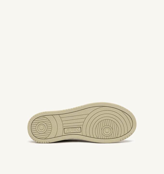MEDALLISTA DE BASKETS LOW EN NAPPA HAY MEDALLISTA DE BASKETS LOW EN NAPPA HAY