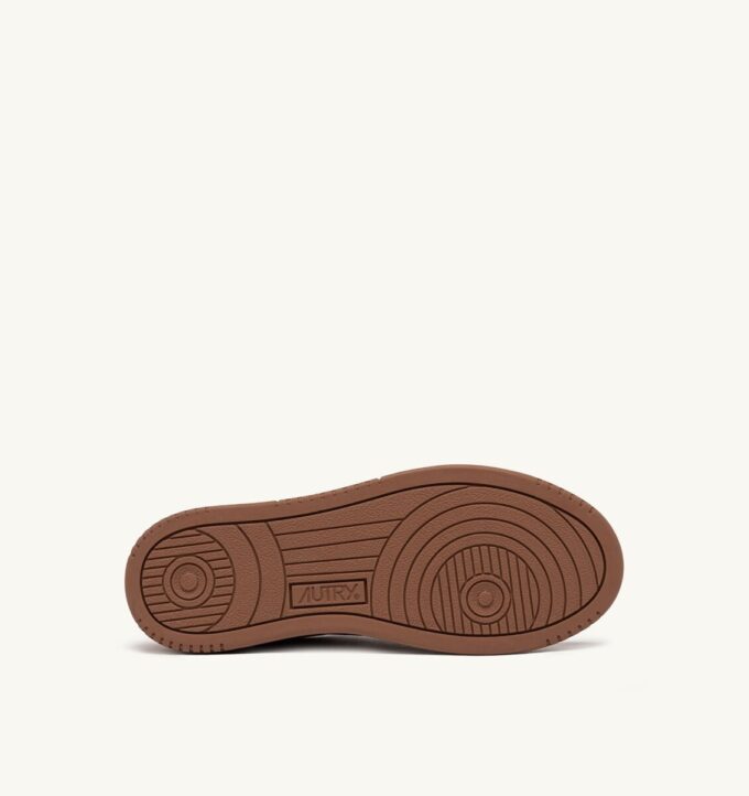 MEDALLISTA DE BASKETS LOW EN NAPPA SAND STORM MEDALLISTA DE BASKETS LOW EN NAPPA SAND STORM