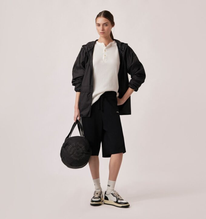 PANTALÓN CORTO DE PUNTO CON LOGO BORDADO PARA MUJER