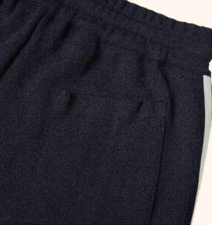 PANTALÓN CORTO DE PUNTO CON LOGO BORDADO PARA MUJER