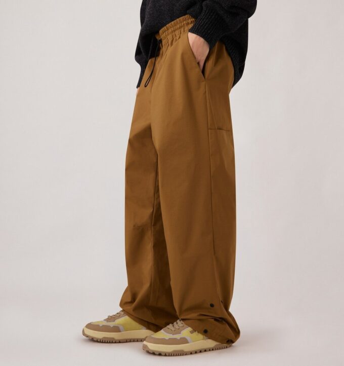 PANTALÓN DE NYLON TÉCNICO PARA LA LLUVIA UNISEX PANTALÓN DE NYLON TÉCNICO PARA LA LLUVIA UNISEX
