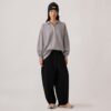 PANTALONES DE NYLON CON LOGO TONAL UNISEX PANTALONES DE NYLON CON LOGO TONAL UNISEX