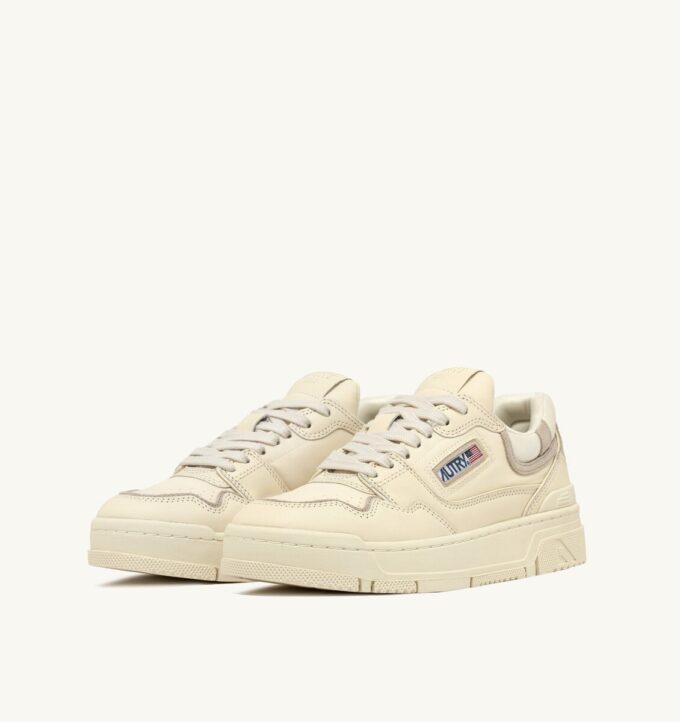 ZAPATILLAS BAJAS CLC DE PIEL BLANCA INVERNAL