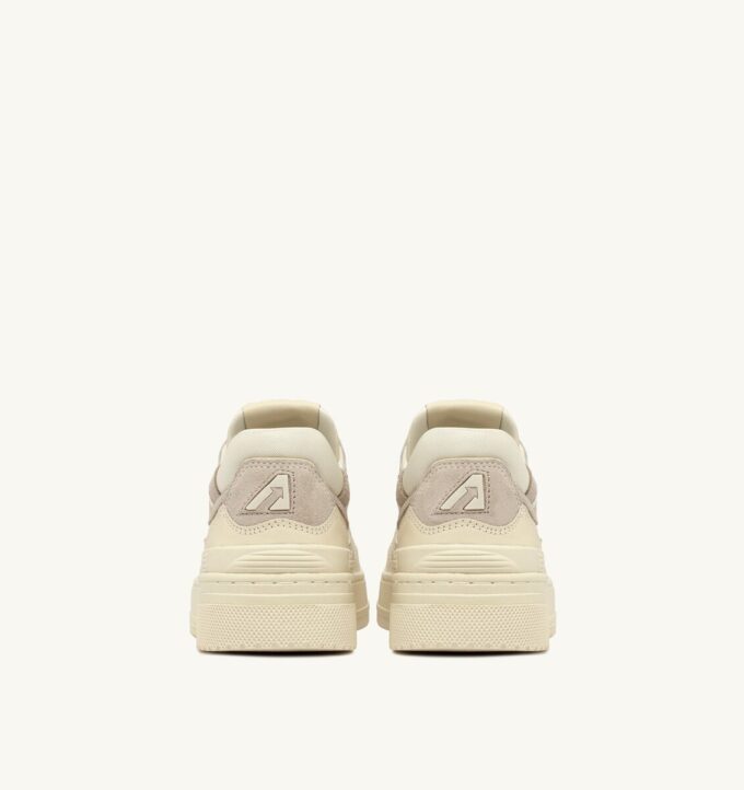 ZAPATILLAS BAJAS CLC DE PIEL BLANCA INVERNAL