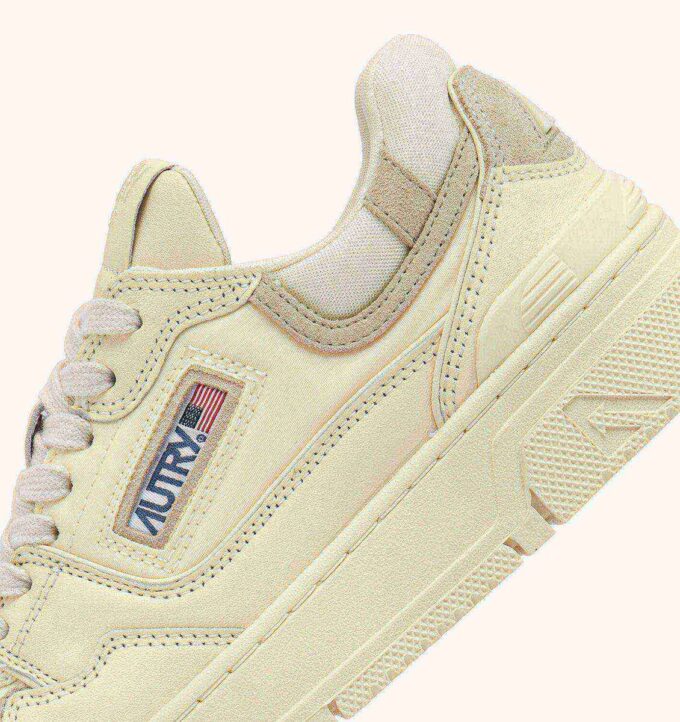 ZAPATILLAS BAJAS CLC DE PIEL BLANCA INVERNAL