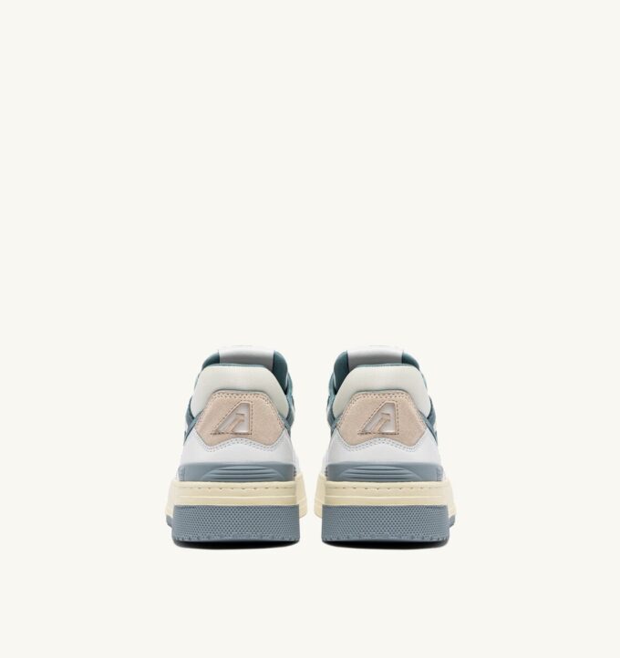 ZAPATILLAS BAJAS CLC DE PIEL BLANCA Y ANTE AZUL PLATEADO ZAPATILLAS BAJAS CLC DE PIEL BLANCA Y ANTE AZUL PLATEADO