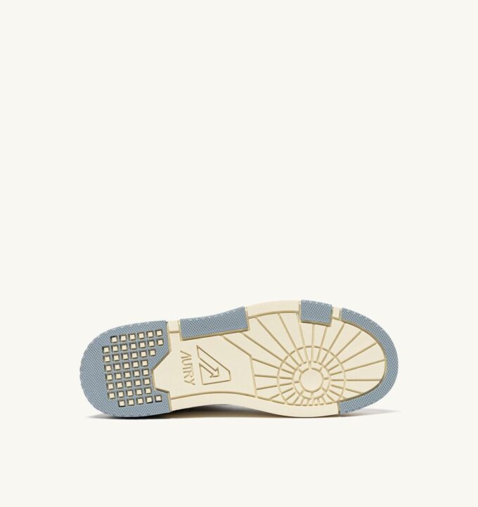 ZAPATILLAS BAJAS CLC DE PIEL BLANCA Y ANTE AZUL PLATEADO ZAPATILLAS BAJAS CLC DE PIEL BLANCA Y ANTE AZUL PLATEADO