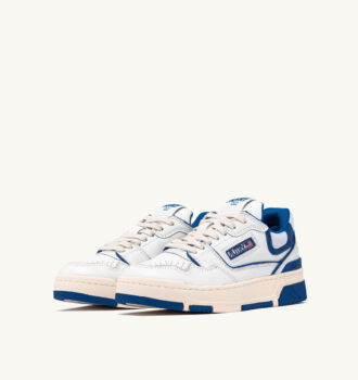 ZAPATILLAS BAJAS CLC DE PIEL BLANCA Y ANTE AZUL PRINCESA