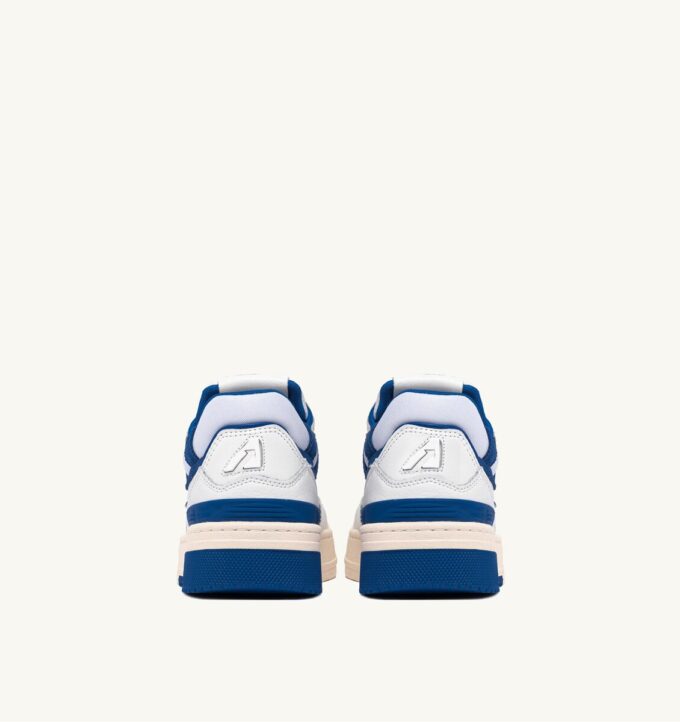 ZAPATILLAS BAJAS CLC DE PIEL BLANCA Y ANTE AZUL PRINCESA