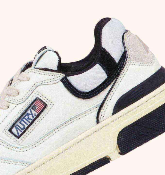 ZAPATILLAS BAJAS CLC DE PIEL BLANCA Y ANTE NEGRO ZAPATILLAS BAJAS CLC DE PIEL BLANCA Y ANTE NEGRO