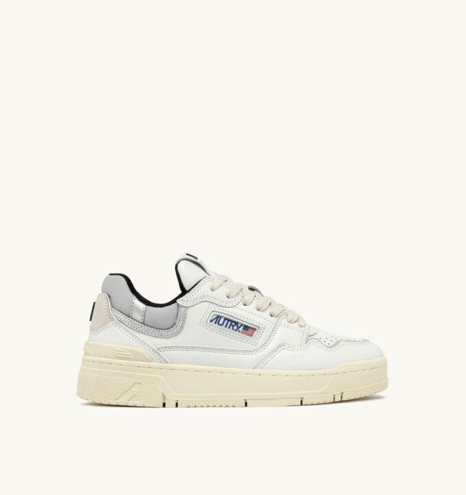 ZAPATILLAS BAJAS CLC DE PIEL BLANCA Y ANTE PLATEADO ZAPATILLAS BAJAS CLC DE PIEL BLANCA Y ANTE PLATEADO