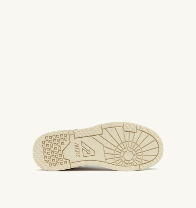 ZAPATILLAS BAJAS CLC DE PIEL BLANCA Y ANTE PLATEADO ZAPATILLAS BAJAS CLC DE PIEL BLANCA Y ANTE PLATEADO