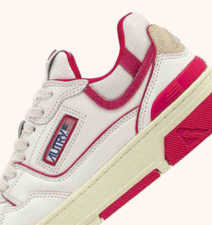 ZAPATILLAS BAJAS CLC DE PIEL BLANCA Y ANTE ROSA BRILLANTE