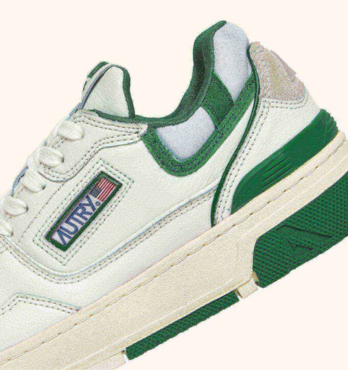 ZAPATILLAS BAJAS CLC EN PIEL BLANCA Y ANTE AMAZÓNICO