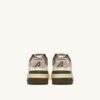 ZAPATILLAS BAJAS CLC EN PIEL DE LAGARTO BLANCO SUSURRO Y PLATINO ZAPATILLAS BAJAS CLC EN PIEL DE LAGARTO BLANCO SUSURRO Y PLATINO
