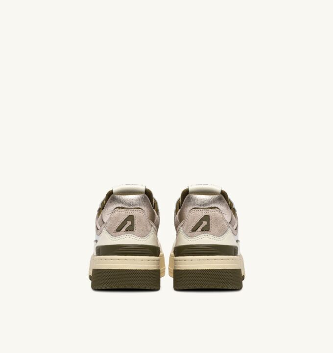 ZAPATILLAS BAJAS CLC EN PIEL DE LAGARTO BLANCO SUSURRO Y PLATINO ZAPATILLAS BAJAS CLC EN PIEL DE LAGARTO BLANCO SUSURRO Y PLATINO