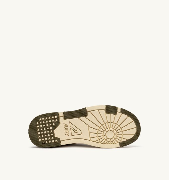 ZAPATILLAS BAJAS CLC EN PIEL DE LAGARTO BLANCO SUSURRO Y PLATINO ZAPATILLAS BAJAS CLC EN PIEL DE LAGARTO BLANCO SUSURRO Y PLATINO
