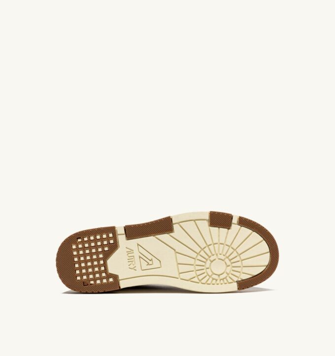 ZAPATILLAS BAJAS CLC EN PIEL Y ANTE BLANCO Y CIGARRO
