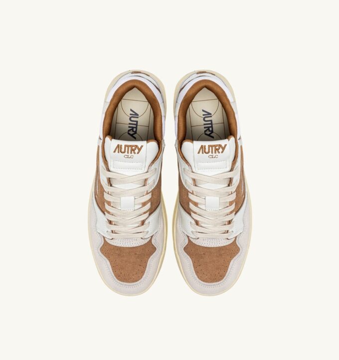 ZAPATILLAS BAJAS CLC EN PIEL Y ANTE BLANCO Y CIGARRO