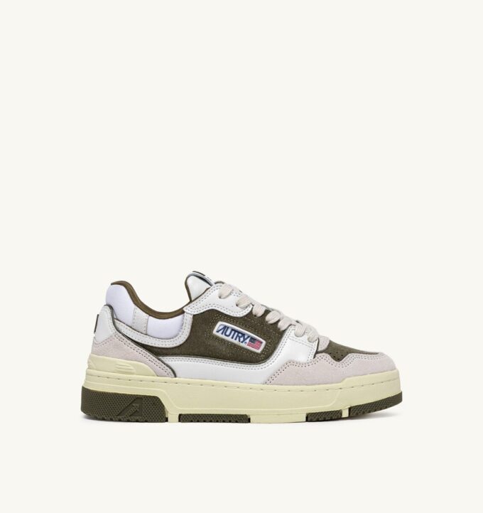 ZAPATILLAS BAJAS CLC EN PIEL Y ANTE BLANCO Y VERDE CAZADOR