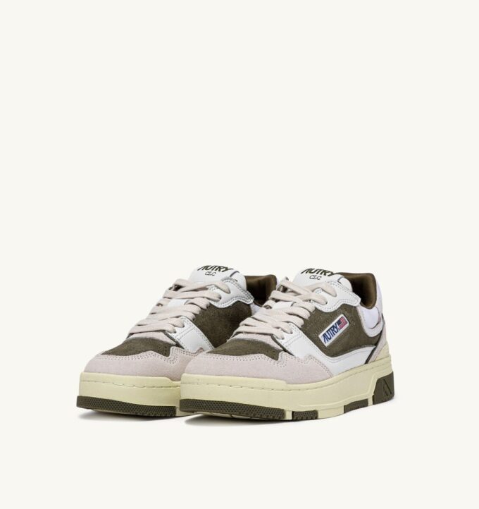ZAPATILLAS BAJAS CLC EN PIEL Y ANTE BLANCO Y VERDE CAZADOR