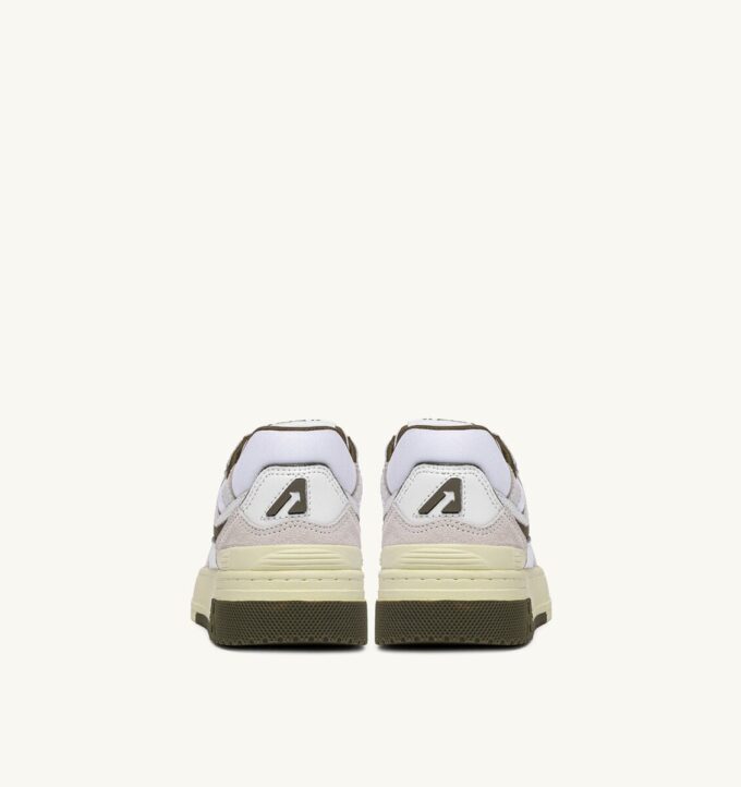 ZAPATILLAS BAJAS CLC EN PIEL Y ANTE BLANCO Y VERDE CAZADOR