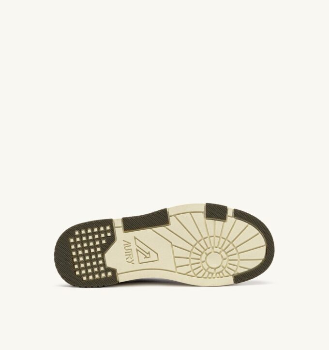 ZAPATILLAS BAJAS CLC EN PIEL Y ANTE BLANCO Y VERDE CAZADOR