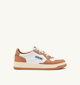 ZAPATILLAS BAJAS MEDALIST BICOLOR EN PIEL BLANCA Y TORMENTA DE ARENA
