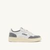 ZAPATILLAS BAJAS MEDALIST DE PIEL ANTE BLANCA Y GRIS