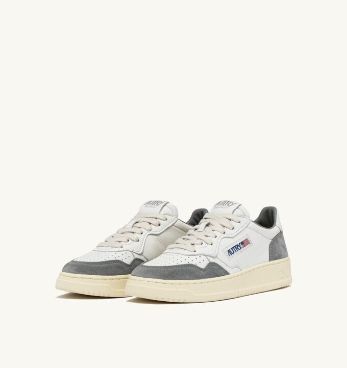 ZAPATILLAS BAJAS MEDALIST DE PIEL ANTE BLANCA Y GRIS