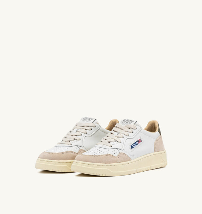 ZAPATILLAS BAJAS MEDALIST DE PIEL ANTE BLANCA Y VERDE COVERT ZAPATILLAS BAJAS MEDALIST DE PIEL ANTE BLANCA Y VERDE COVERT